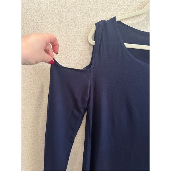 Cali cold shoulder long sleeve tee - Picture 2 of 4